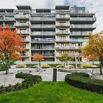 Apartments Kraków Wiślane Tarasy by Renters